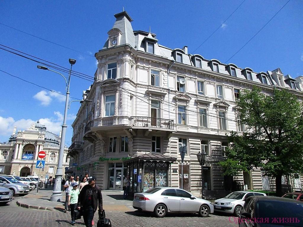 Art Apartments On Deribasovskaya Odessa Esterno foto